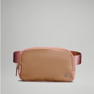Lululemon Everywhere Belt Bag 1L - in rare Pink Clay/Pink Pastel colour